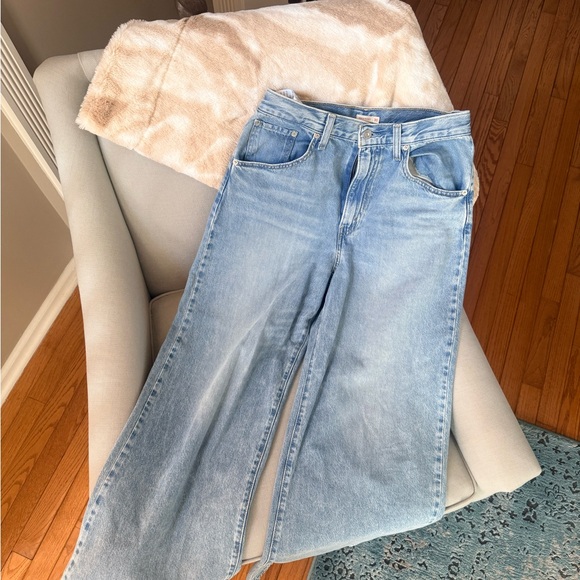 Light Wash Wide Leg Women's Jeans - Classic High Rise - Picture 6 of 6